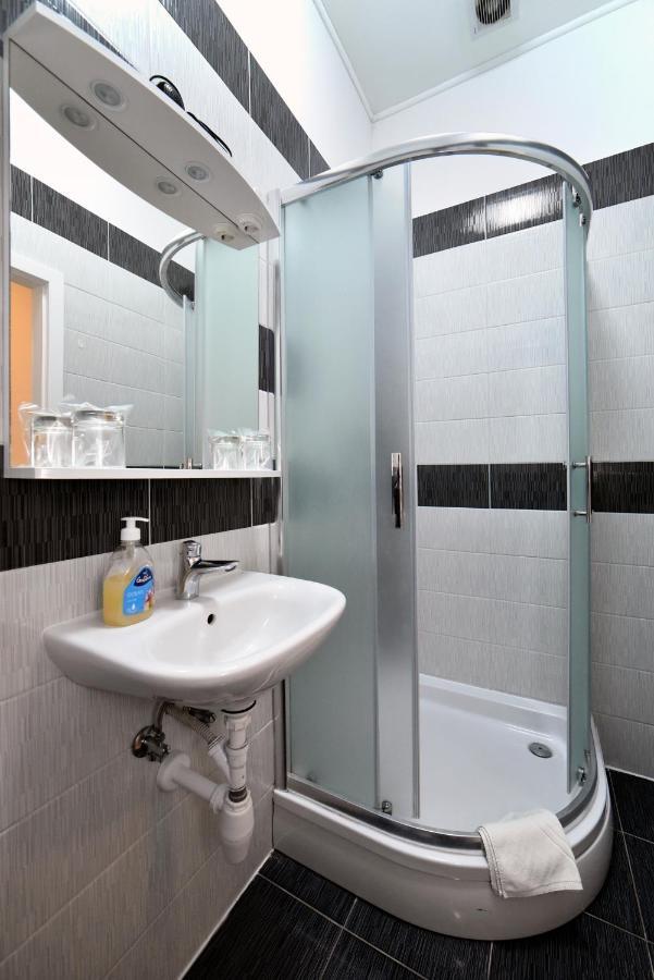 Virtus Apartments And Rooms With Free Private Parking Zagreb Extérieur photo